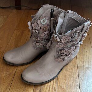 Anthropologie Sheridan Mia Beige Leather Floral Boots 8.5